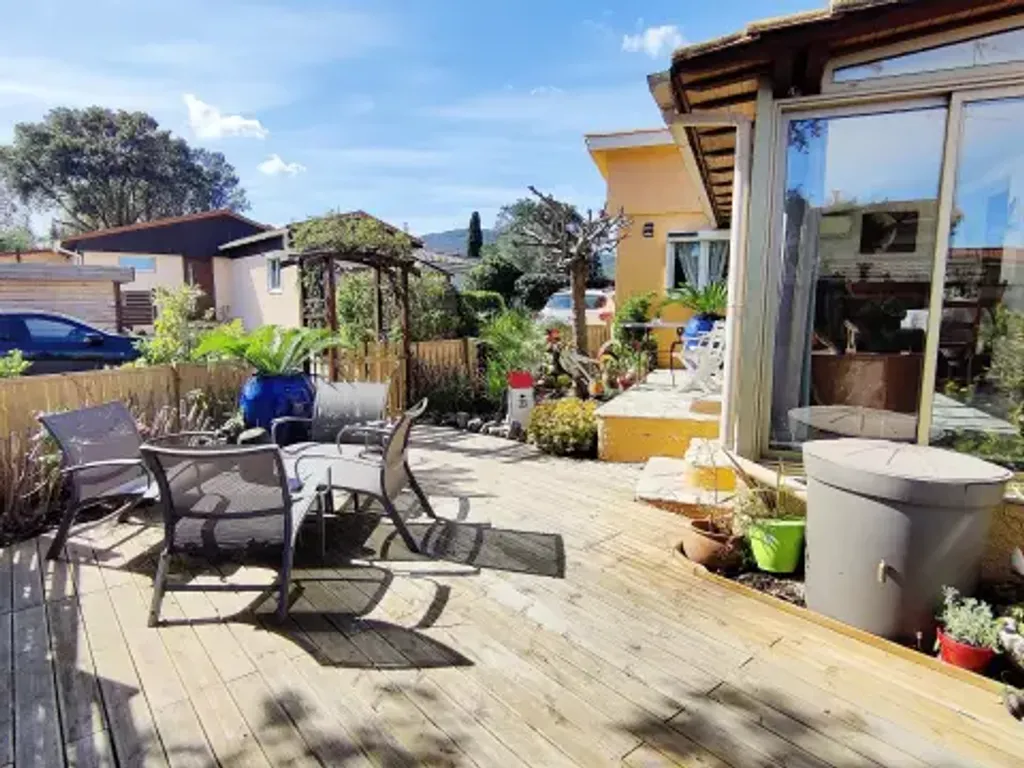 Achat maison à vendre 3 chambres 90 m² - Roquebrune-sur-Argens