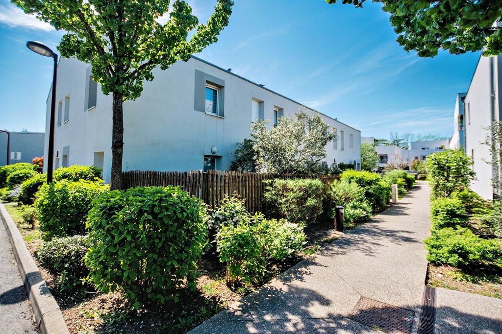 Achat appartement à vendre 3 pièces 61 m² - Saint-Cyr-au-Mont-d'Or