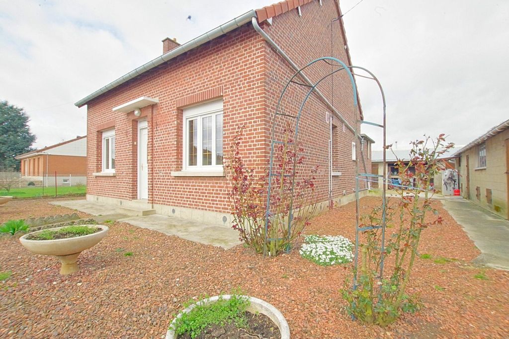 Achat maison à vendre 2 chambres 98 m² - Moyencourt