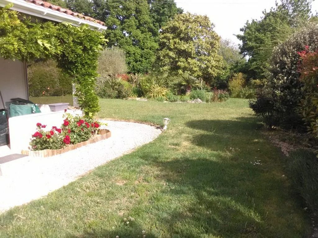 Achat maison à vendre 5 chambres 181 m² - Clairac