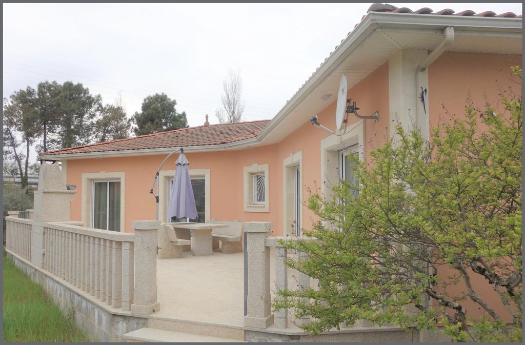 Achat maison à vendre 4 chambres 153 m² - Villenave-d'Ornon