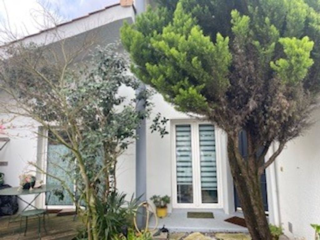 Achat maison à vendre 3 chambres 99 m² - Bordeaux