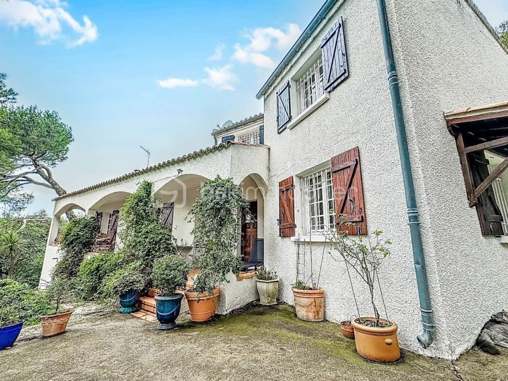 Achat maison à vendre 4 chambres 168 m² - Nîmes