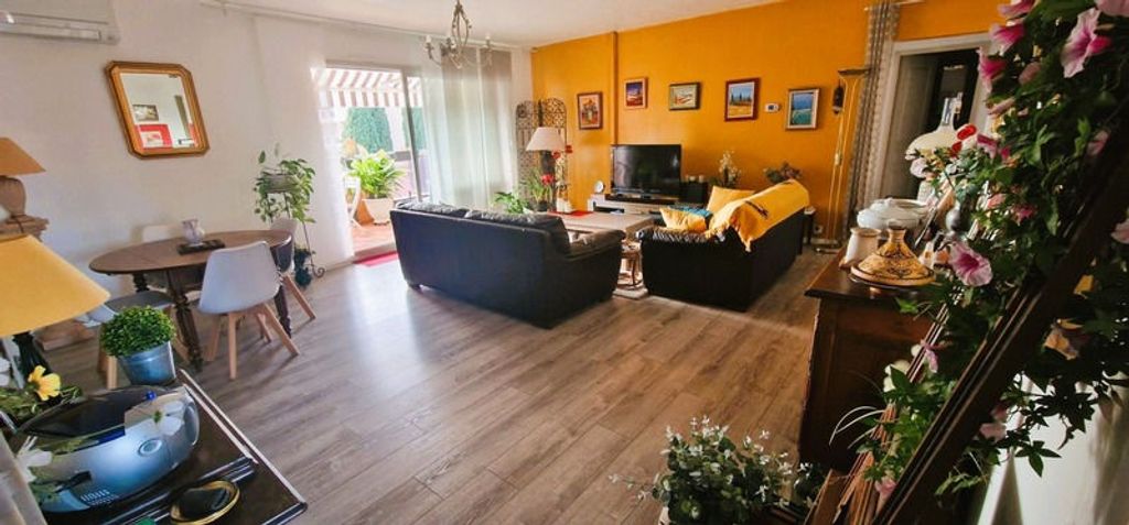 Achat appartement à vendre 5 pièces 101 m² - Istres