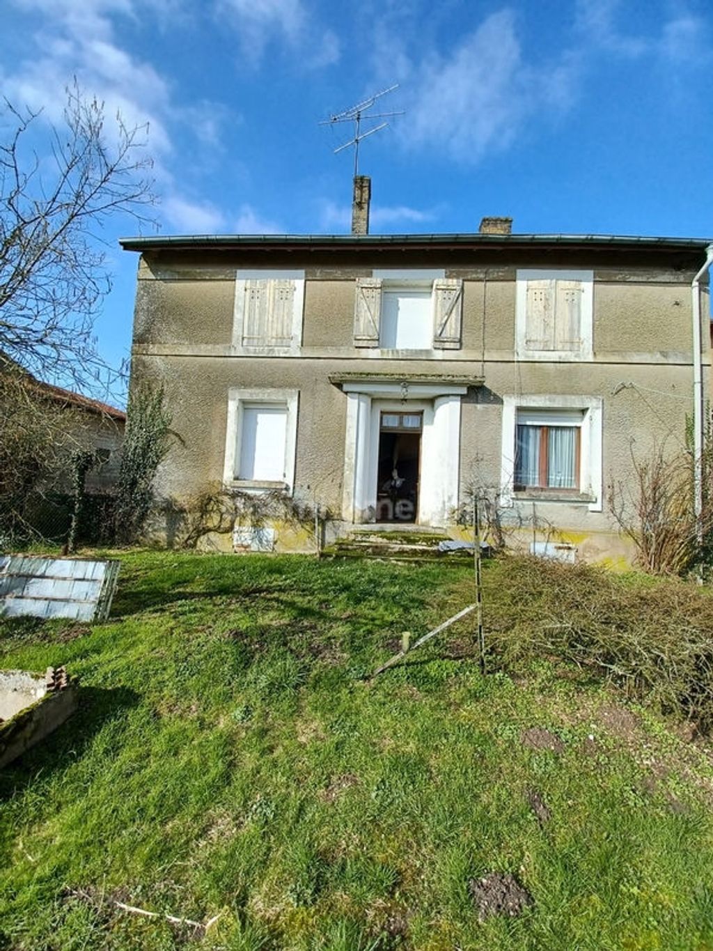 Achat maison à vendre 2 chambres 107 m² - Moirey-Flabas-Crépion