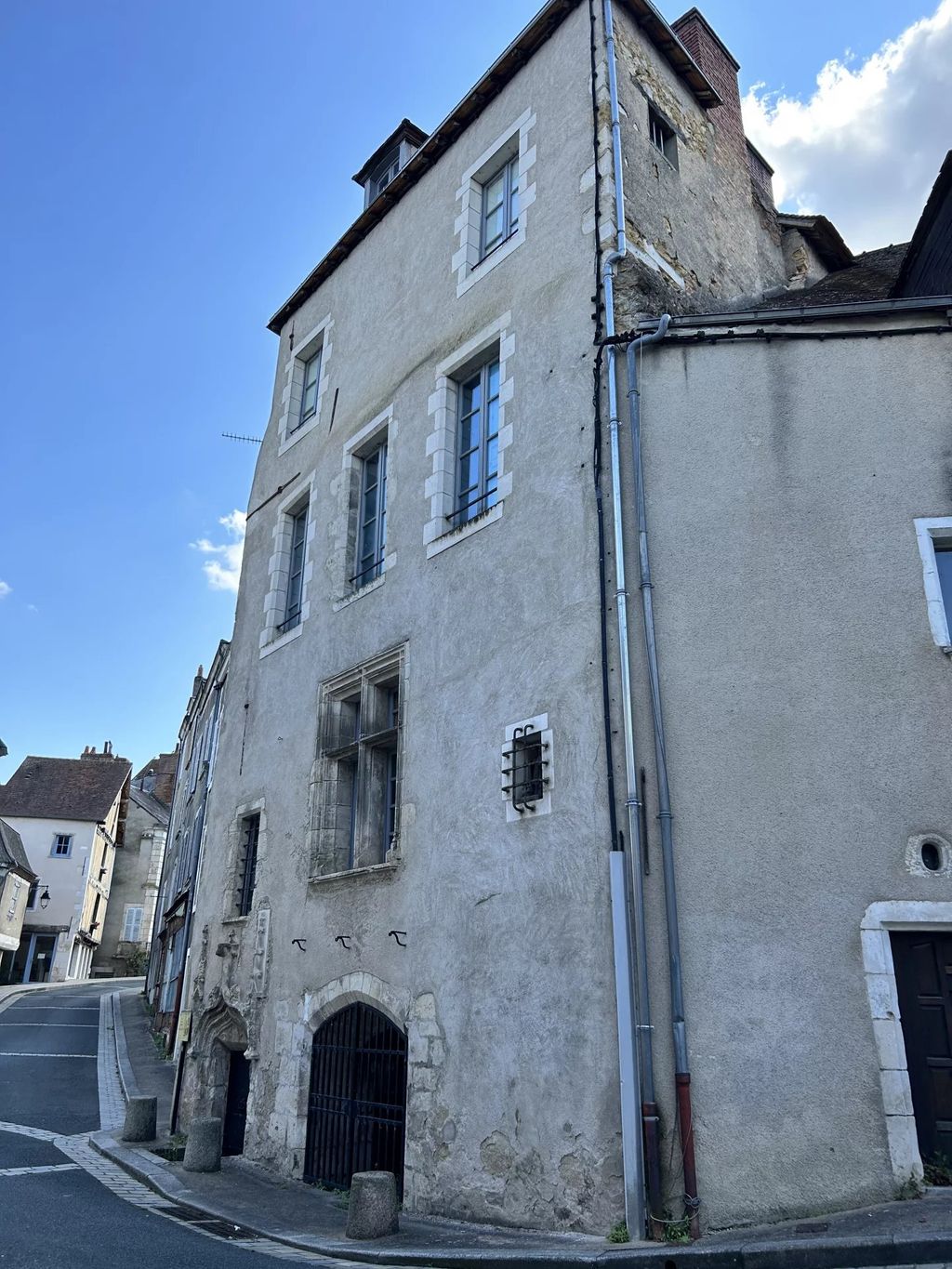 Achat maison à vendre 3 chambres 231 m² - Argenton-sur-Creuse