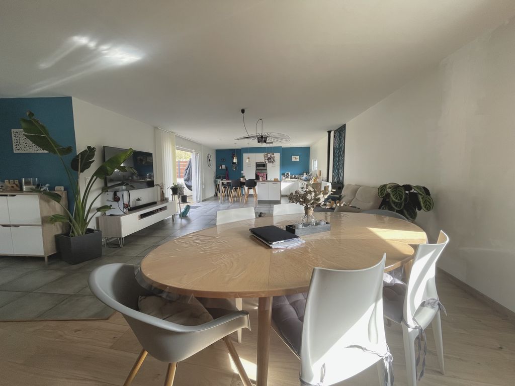 Achat maison à vendre 3 chambres 157 m² - Longuenée-en-Anjou