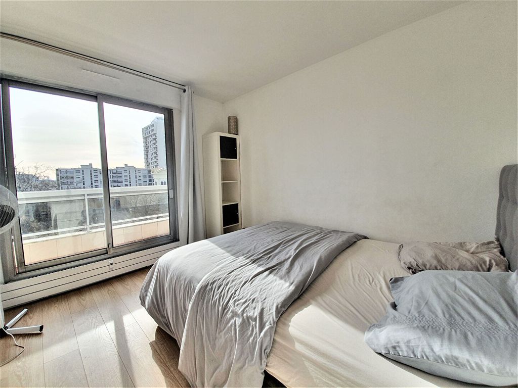 Achat appartement à vendre 4 pièces 102 m² - Courbevoie