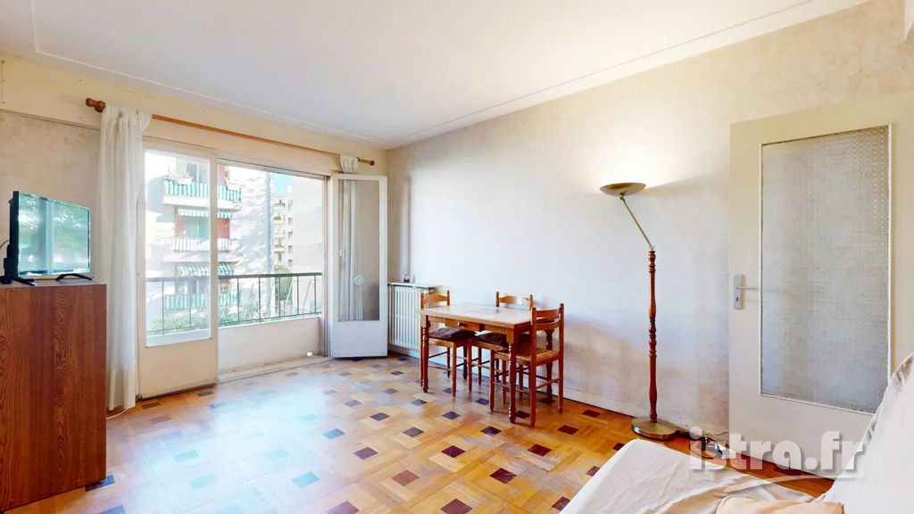 Achat appartement à vendre 3 pièces 67 m² - Nice