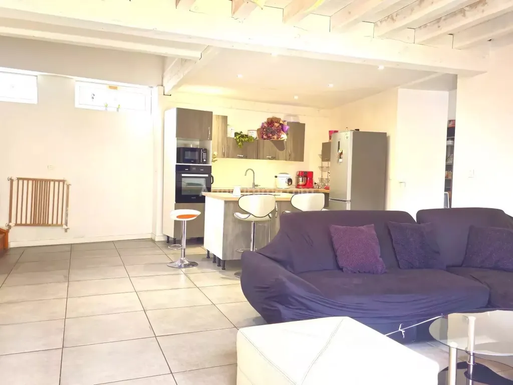 Achat maison à vendre 4 chambres 150 m² - Saint-Victor-de-Cessieu