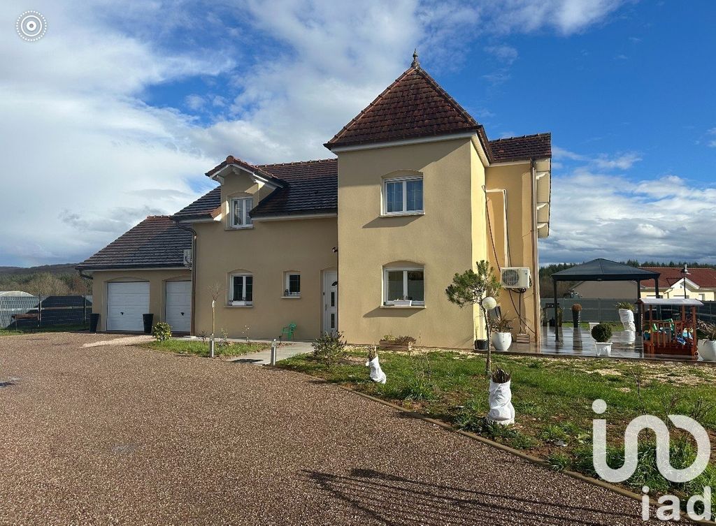 Achat maison à vendre 3 chambres 150 m² - Passavant-la-Rochère