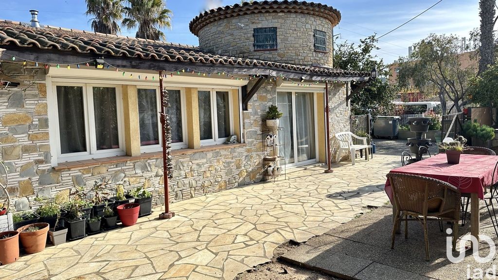 Achat maison à vendre 4 chambres 235 m² - Sanary-sur-Mer