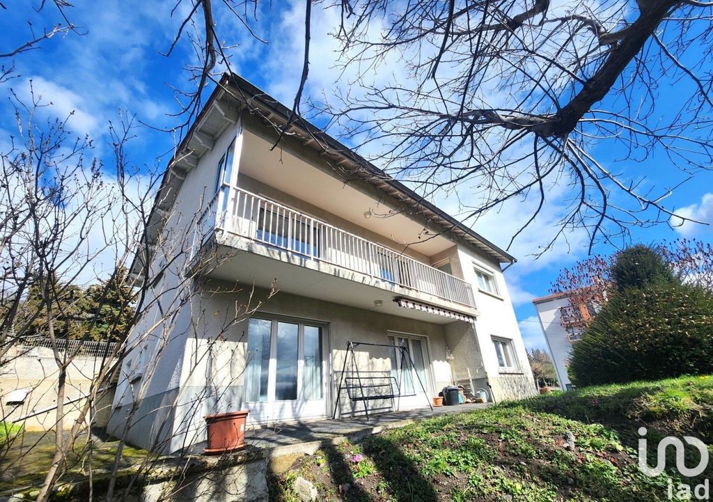 Achat maison à vendre 4 chambres 176 m² - Vals-près-le-Puy
