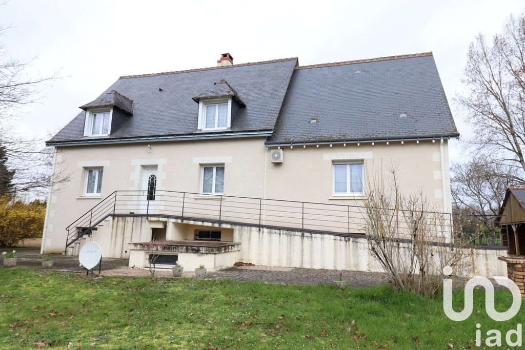 Achat maison à vendre 5 chambres 245 m² - Cléré-les-Pins