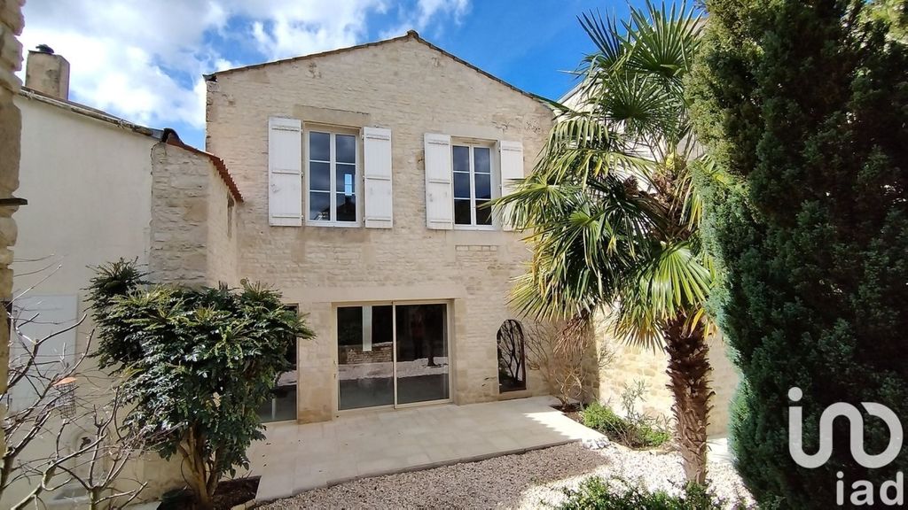 Achat maison à vendre 3 chambres 173 m² - Dampierre-sur-Boutonne