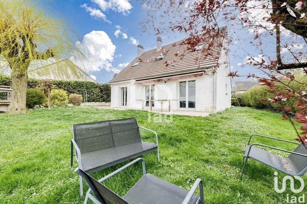 Achat maison à vendre 4 chambres 130 m² - Rouvres-en-Multien