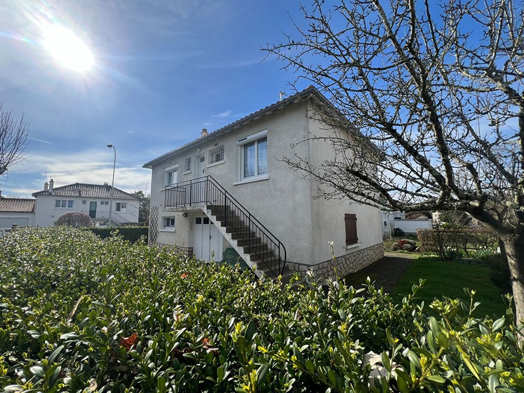 Achat maison à vendre 3 chambres 87 m² - Gençay