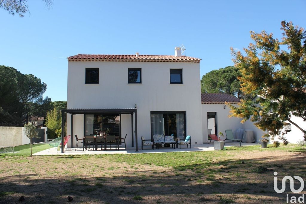 Achat maison à vendre 5 chambres 111 m² - Vidauban