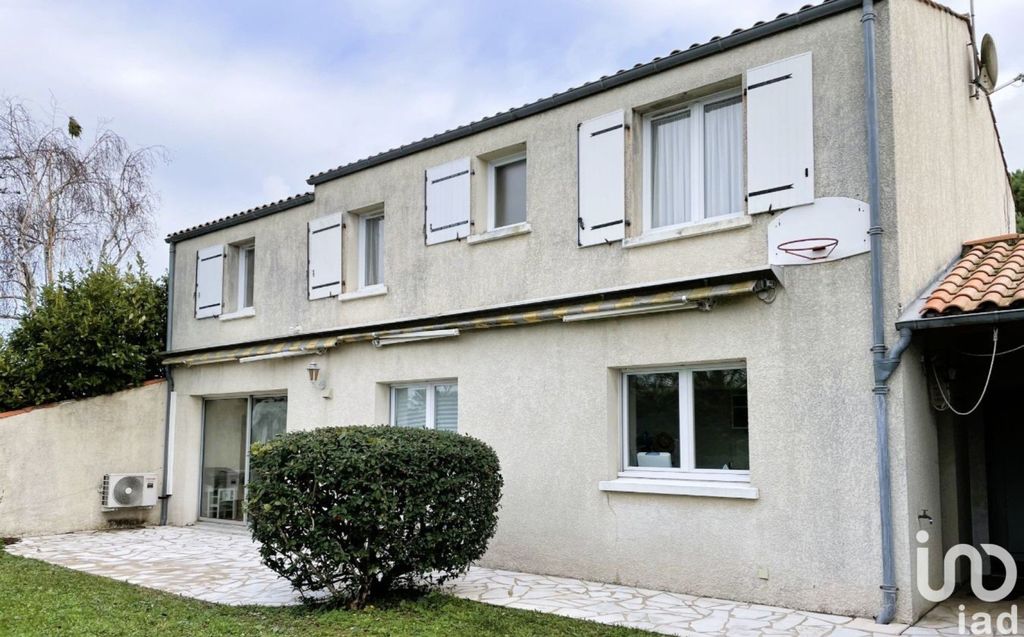 Achat maison à vendre 4 chambres 123 m² - La Rochelle