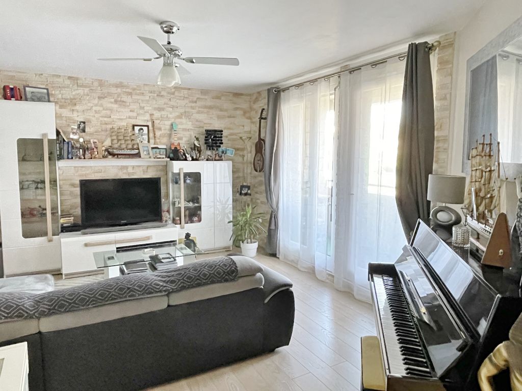 Achat appartement à vendre 3 pièces 61 m² - Saint-Genis-les-Ollières