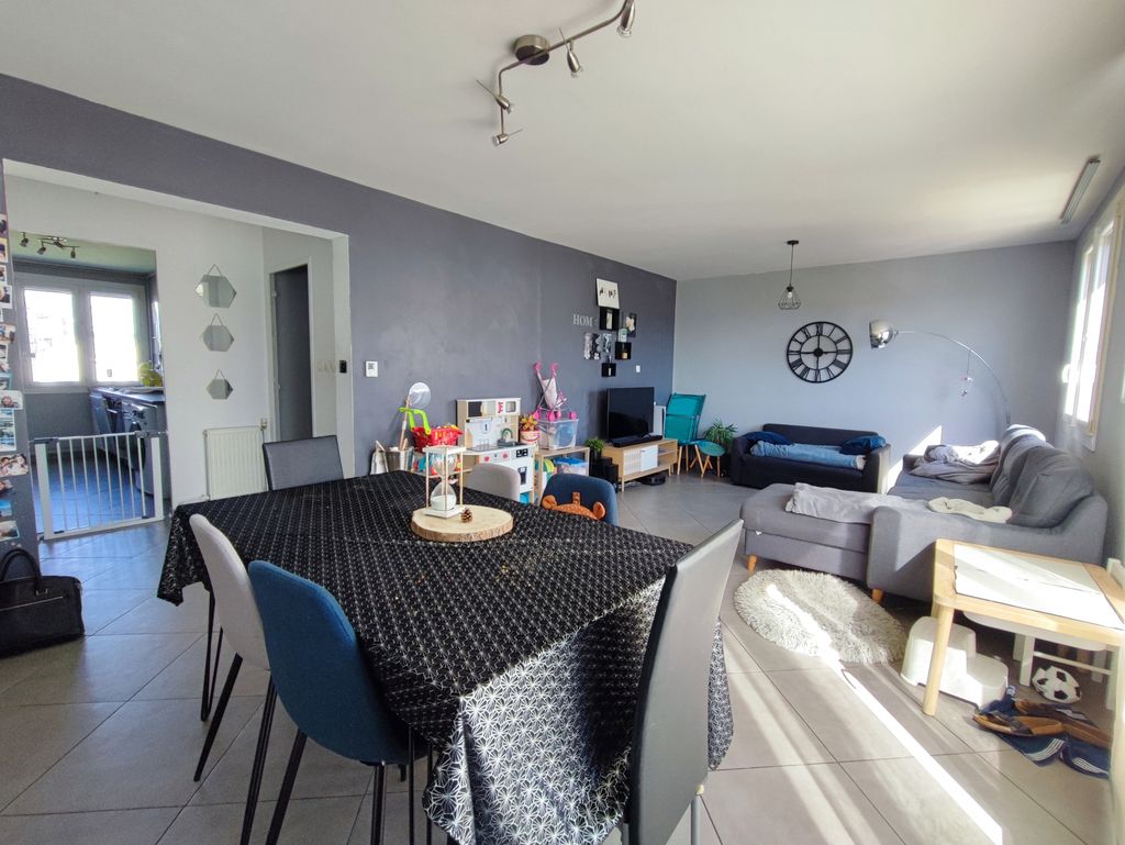 Achat appartement à vendre 5 pièces 91 m² - Feyzin