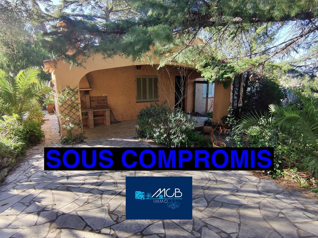 Achat maison à vendre 2 chambres 95 m² - Roquebrune-sur-Argens