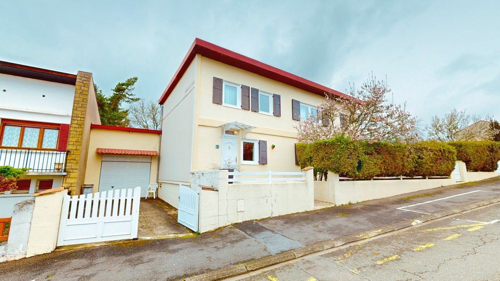 Achat maison à vendre 4 chambres 142 m² - Val de Briey