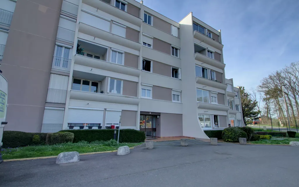 Achat appartement à vendre 5 pièces 101 m² - Saran