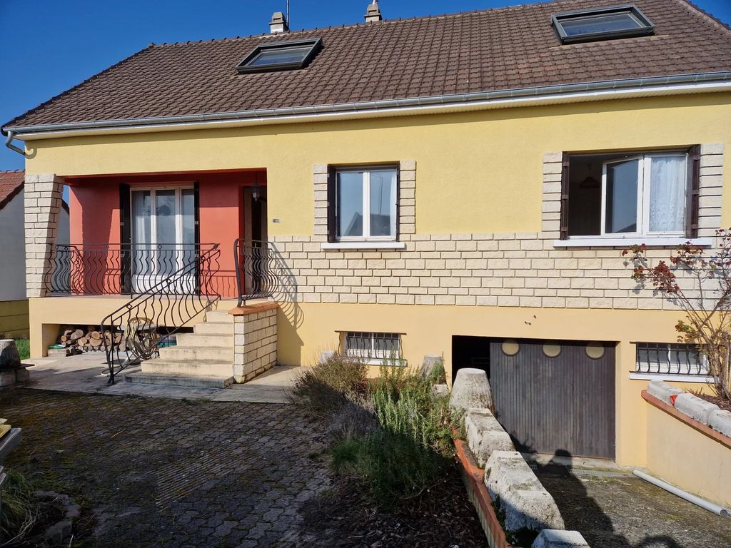 Achat maison à vendre 4 chambres 125 m² - Laon