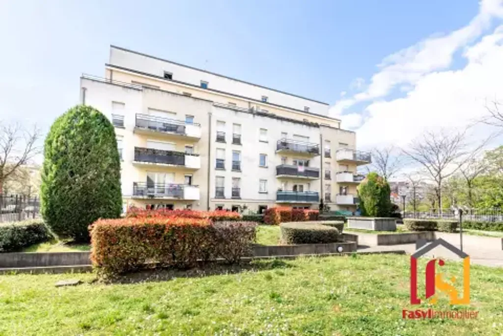 Achat appartement à vendre 3 pièces 63 m² - Chelles