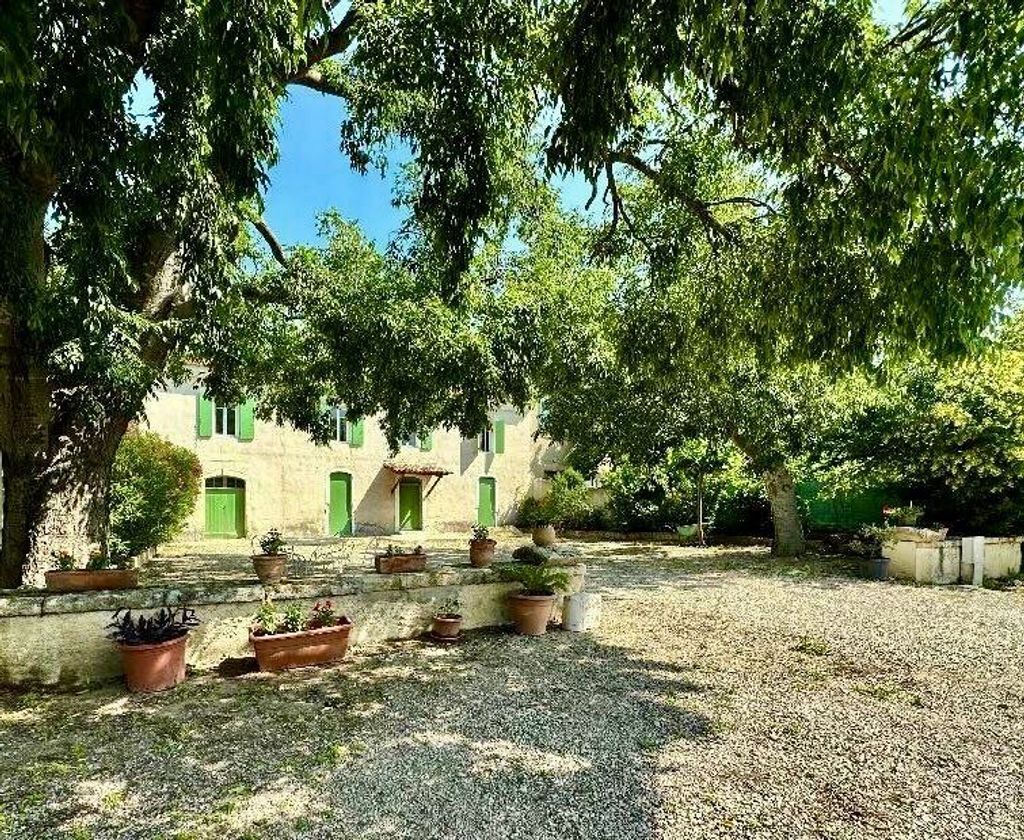 Achat maison à vendre 3 chambres 300 m² - Lançon-Provence