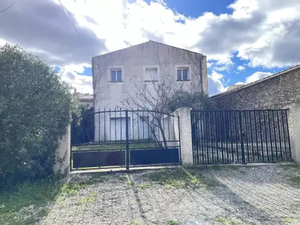 Achat maison à vendre 6 chambres 237 m² - Montpeyroux