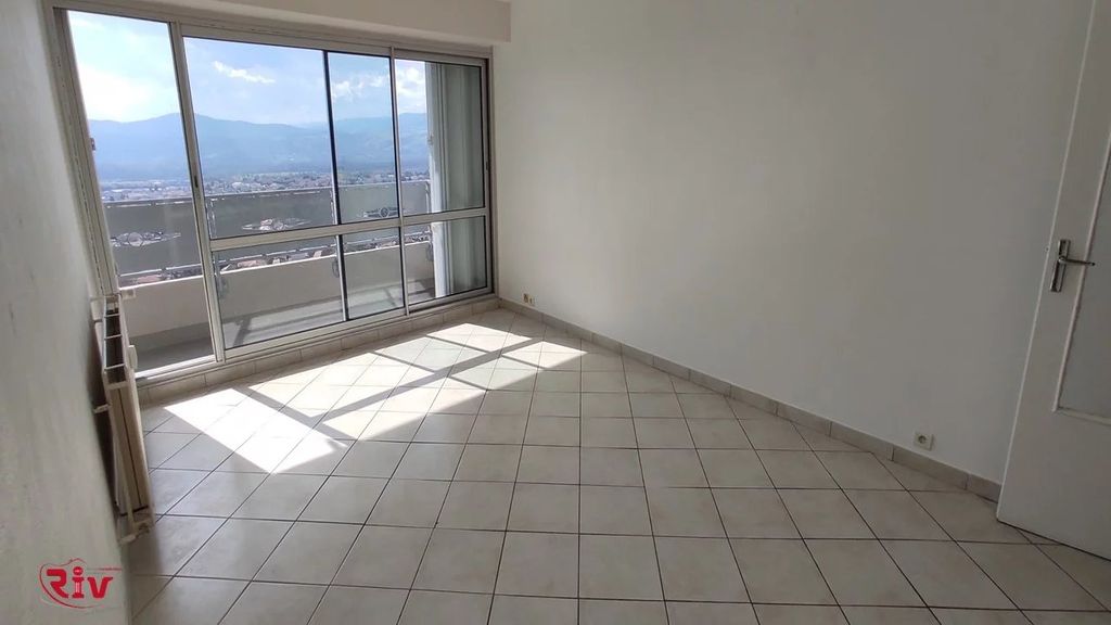 Achat appartement à vendre 4 pièces 84 m² - Le Péage-de-Roussillon