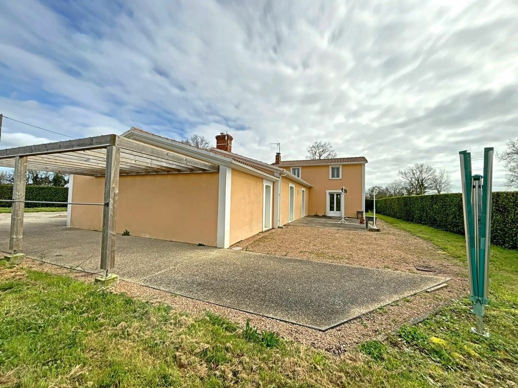 Achat maison à vendre 4 chambres 150 m² - La Roche-sur-Yon