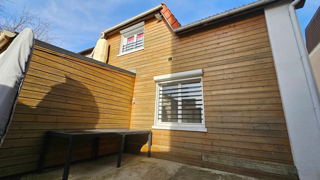 Achat maison à vendre 4 chambres 127 m² - Villiers-sur-Marne