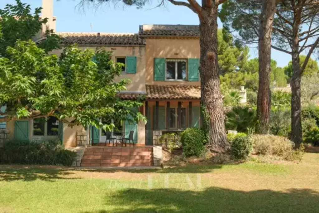 Achat maison à vendre 5 chambres 247 m² - Aix-en-Provence