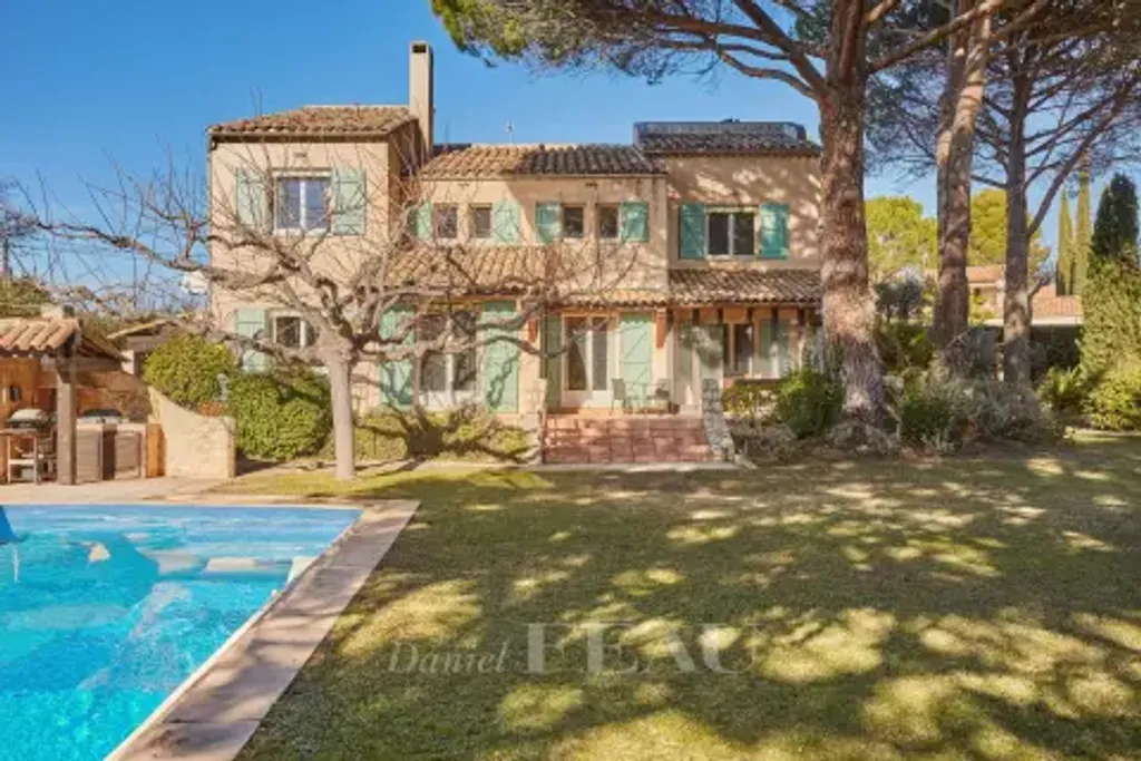 Achat maison à vendre 5 chambres 247 m² - Aix-en-Provence