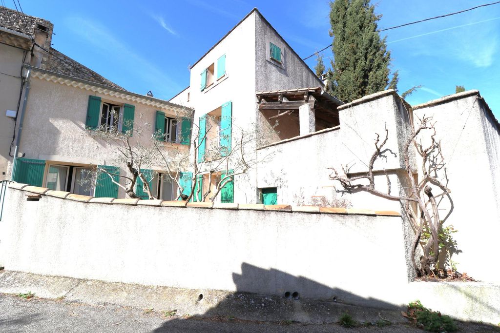 Achat maison à vendre 3 chambres 132 m² - La Roque-d'Anthéron