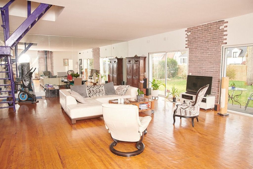 Achat maison à vendre 4 chambres 190 m² - Le Mesnil-Saint-Denis