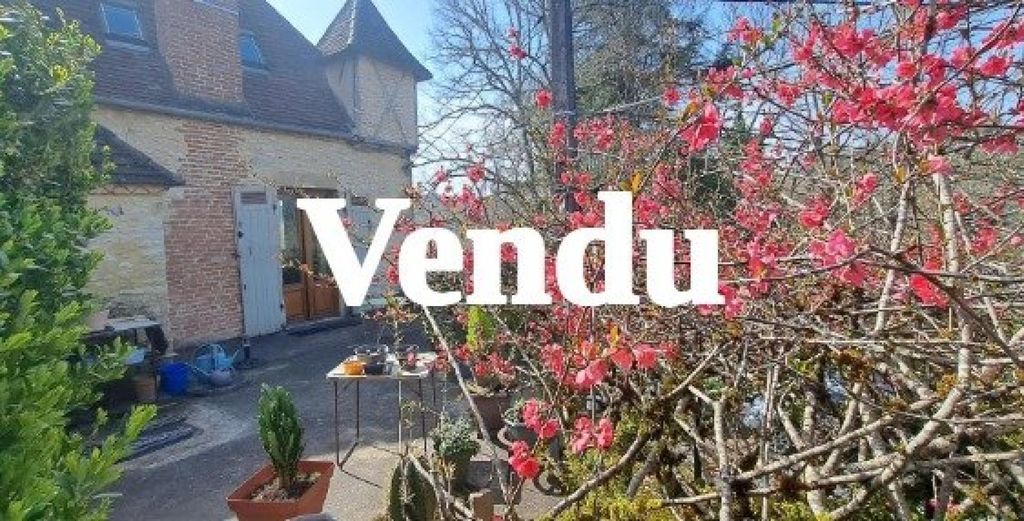 Achat maison à vendre 1 chambre 105 m² - Plazac