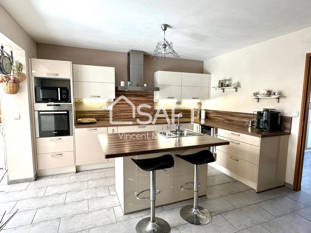 Achat maison à vendre 5 chambres 172 m² - Morangles