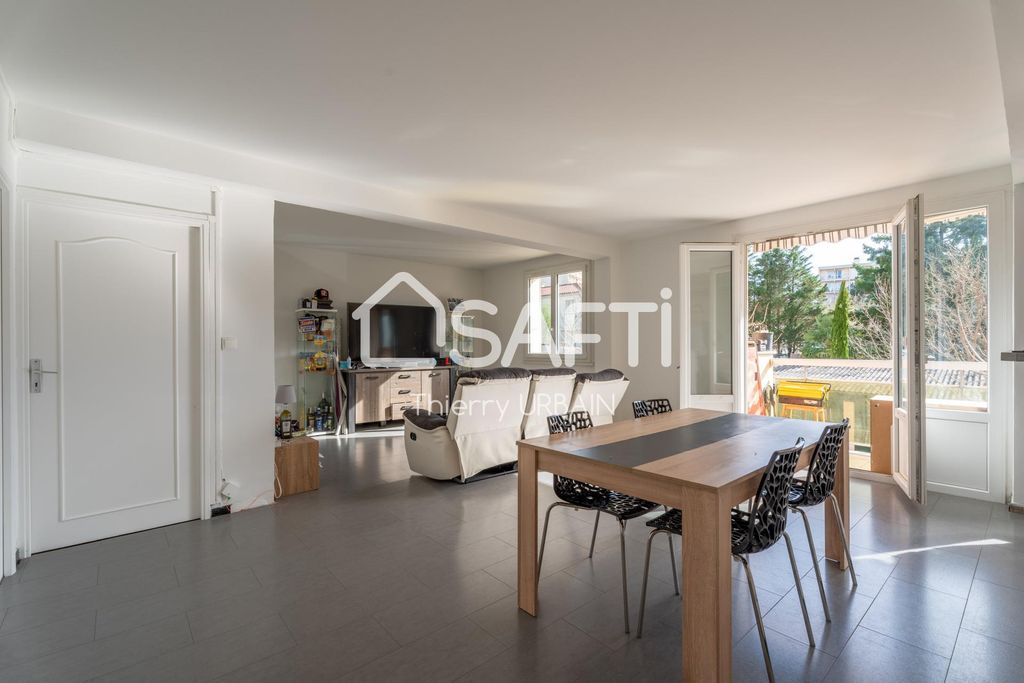 Achat appartement à vendre 5 pièces 82 m² - Sainte-Foy-lès-Lyon