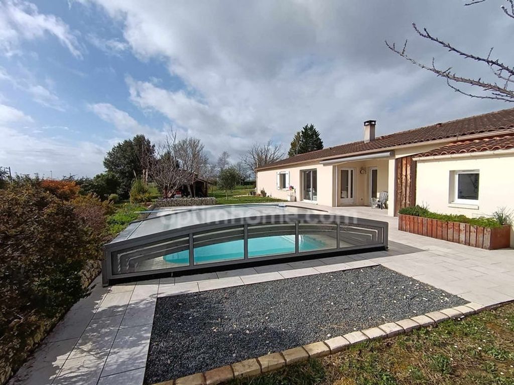 Achat maison à vendre 4 chambres 130 m² - Salignac-sur-Charente