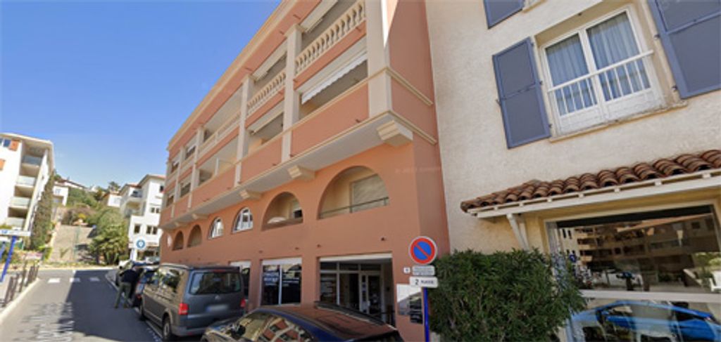 Achat appartement à vendre 4 pièces 136 m² - Sainte-Maxime