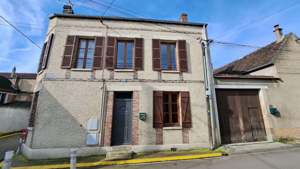 Achat maison à vendre 3 chambres 92 m² - Pont-sur-Yonne