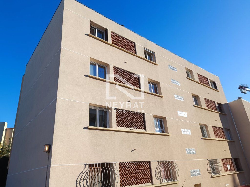 Achat appartement à vendre 4 pièces 69 m² - Saint-Raphaël