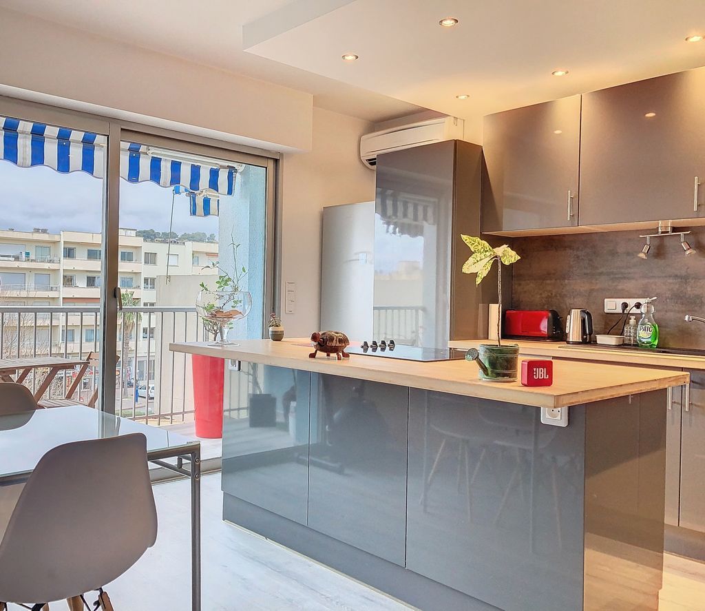 Achat appartement à vendre 2 pièces 46 m² - Cavalaire-sur-Mer