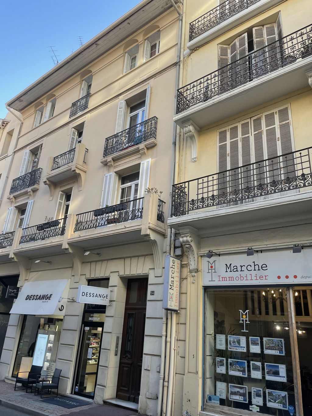 Achat appartement à vendre 3 pièces 73 m² - Saint-Raphaël