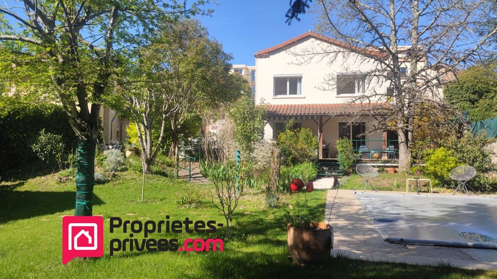 Achat maison à vendre 4 chambres 230 m² - Cahors