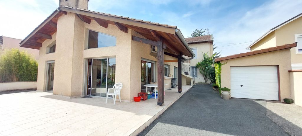 Achat maison à vendre 5 chambres 231 m² - Bourg-en-Bresse